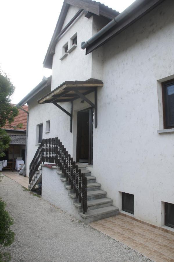 Nocľah s raňajkami Szuzanna Fenyves Panzio Siofok