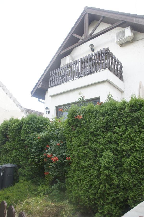 Nocľah s raňajkami Szuzanna Fenyves Panzio Siofok